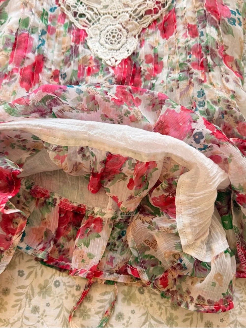 Y2K floral lace boho cami top with adjustable straps - Picture 3 of 6